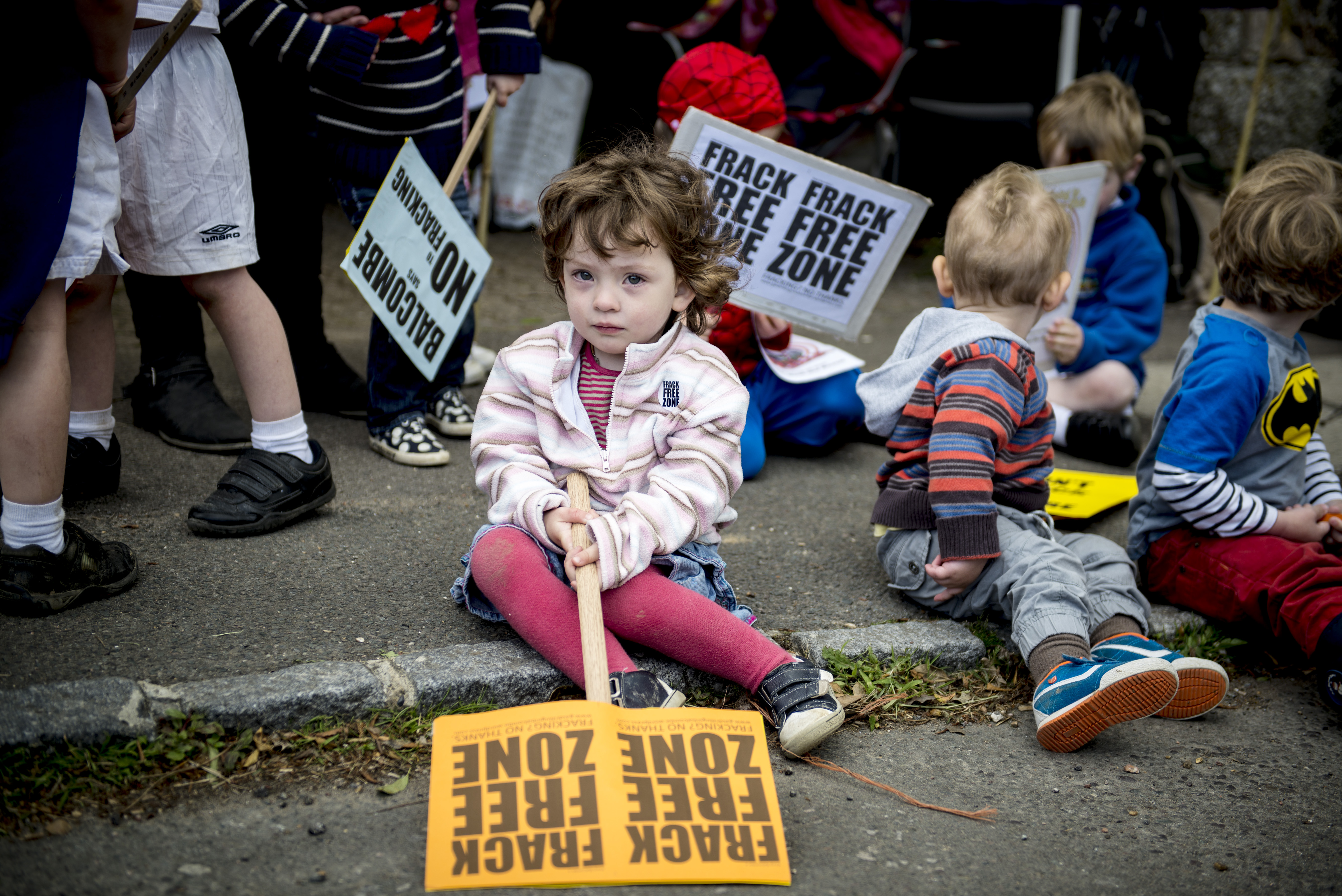 DRILLING FOR CERTAINTY Children take part in a protest against hydraulic fracturing, commonly known as fracking, in the town of Balcombe, England, May 23, 2013. An energy company's plan to drill an exploratory shale-gas well in the bucolic area of Balcombe has galvanized residents. (Andrew Testa/International Herald Tribune)