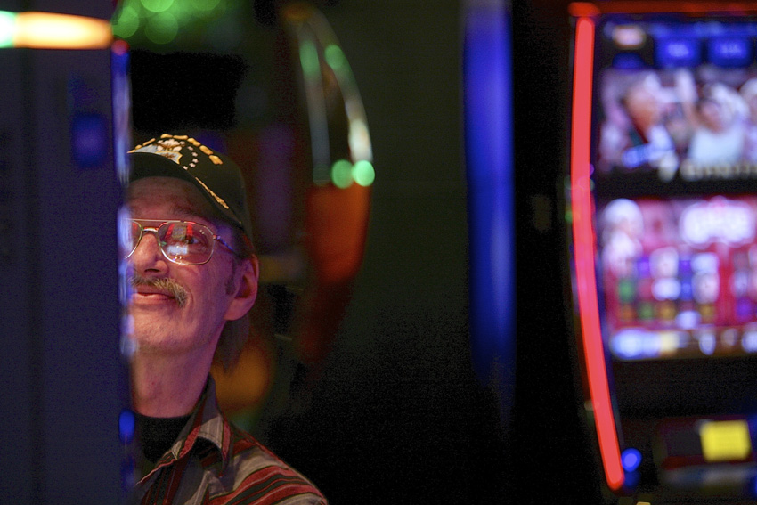 Cash slot machines come to the Turning Stone Casino.