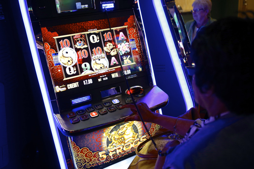 Yellow Brick Road Casino opening. Michael Davis Photo | Syracuse New Times