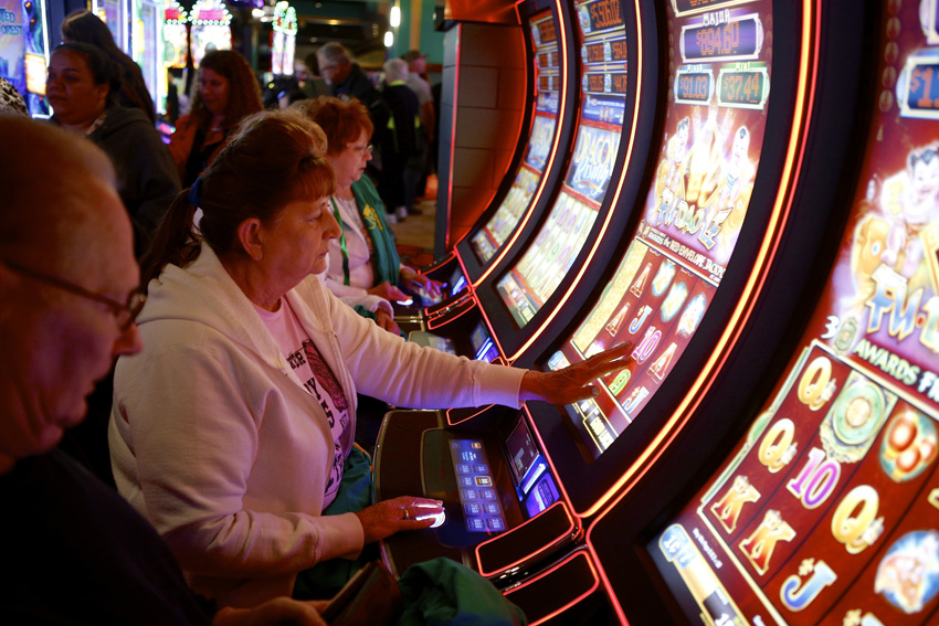Yellow Brick Road Casino opening. Michael Davis Photo | Syracuse New Times
