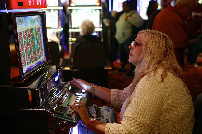 Yellow Brick Road Casino opening. Michael Davis Photo | Syracuse New Times