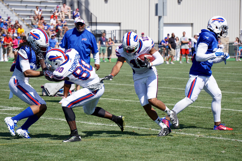 WR Robert Woods carries the ball through the defense.David Armelino | Syracuse New Times