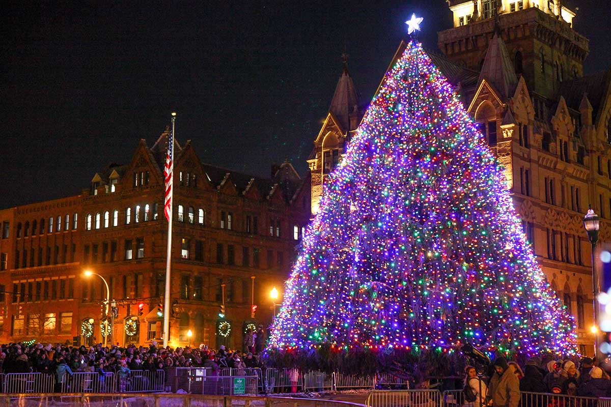 Yuletide 2018 comes to Syracuse with annual tree lighting (photos)